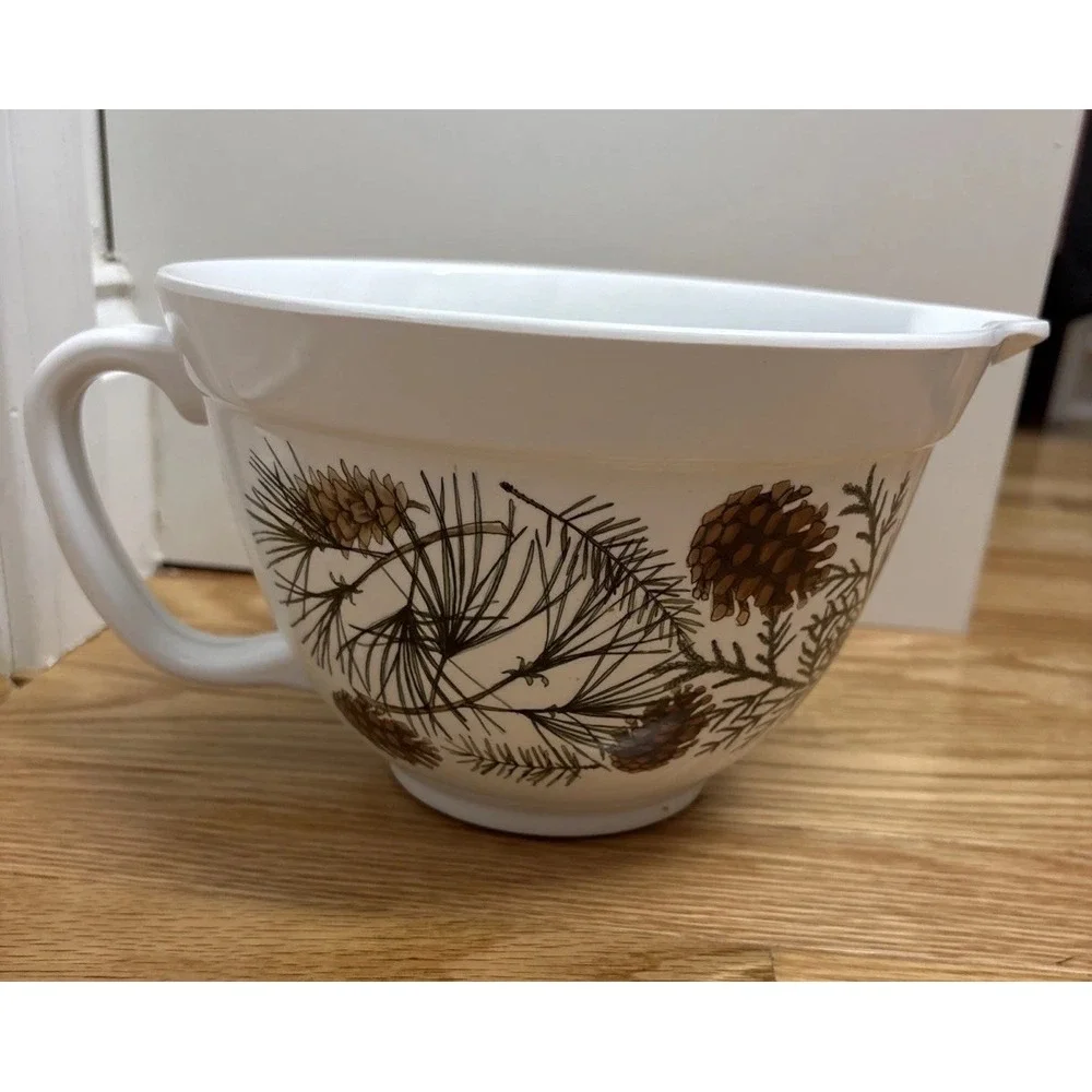 Stonewall Kitchen Batter Bowl Mix Pour Spout Melamine Non-Slip Base Pine Cones